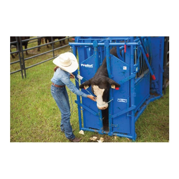 Priefert Squeeze Chute Model 2004