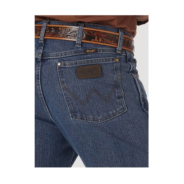Wrangler Cowboy Cut Series Jeans, 35 in Waist, 32 in L Inseam, Mid Tint, Regular Fit