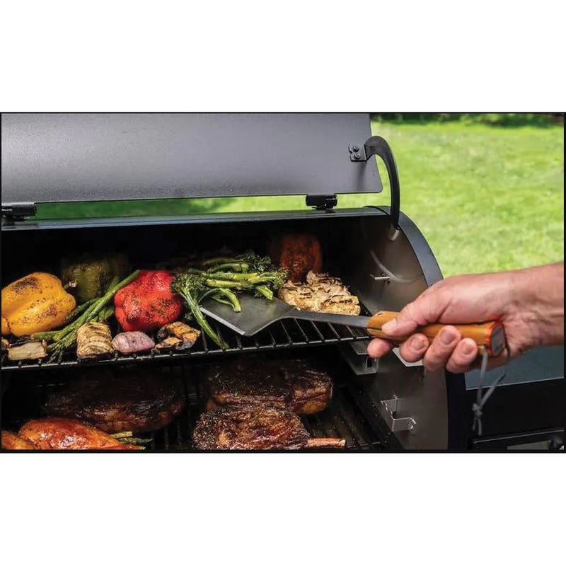 Traeger Grilling Spatula 17 in OAL Stainless Steel Blade