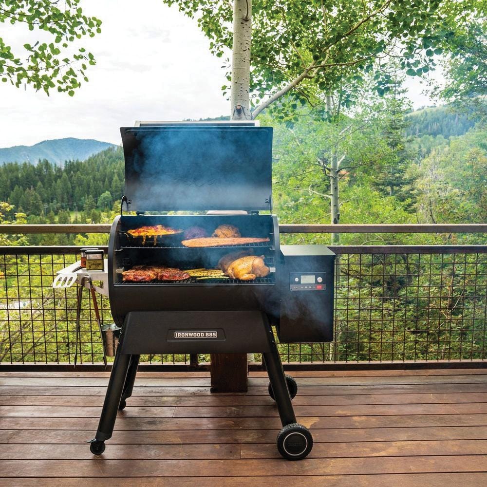 Traeger Pellet Grill 38000 BTU 570 sq in Primary Cooking Surface Side Shelf Included Steel Body