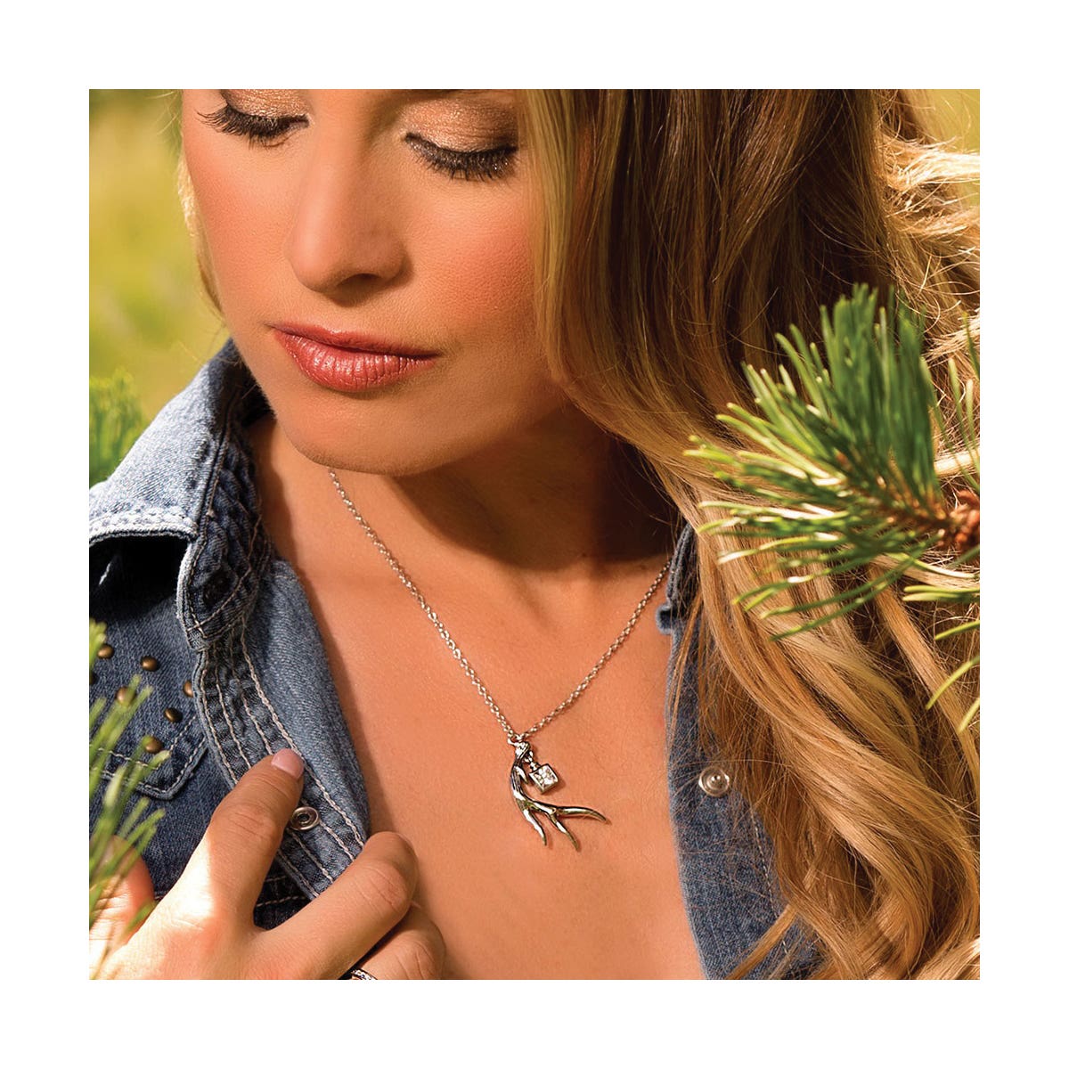 Montana Silversmiths Pursue the Wild Starlight Necklace