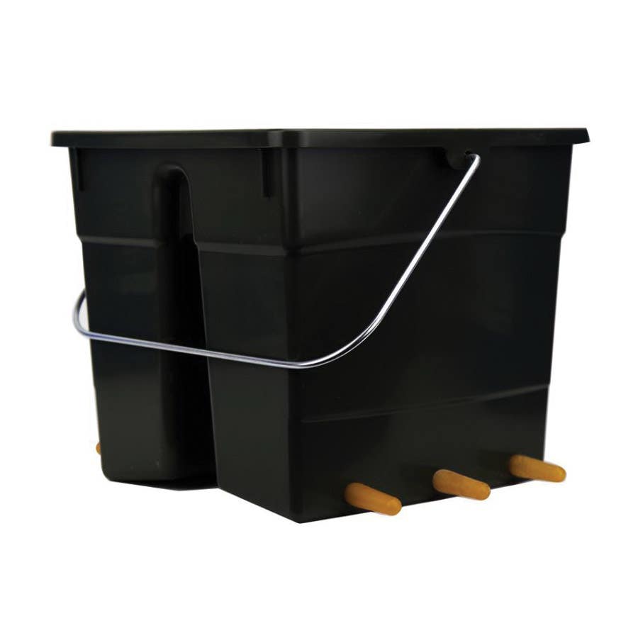 Ideal FW1213 Lamb Feeder, 2.6 gal Volume, 2-Compartment, Plastic