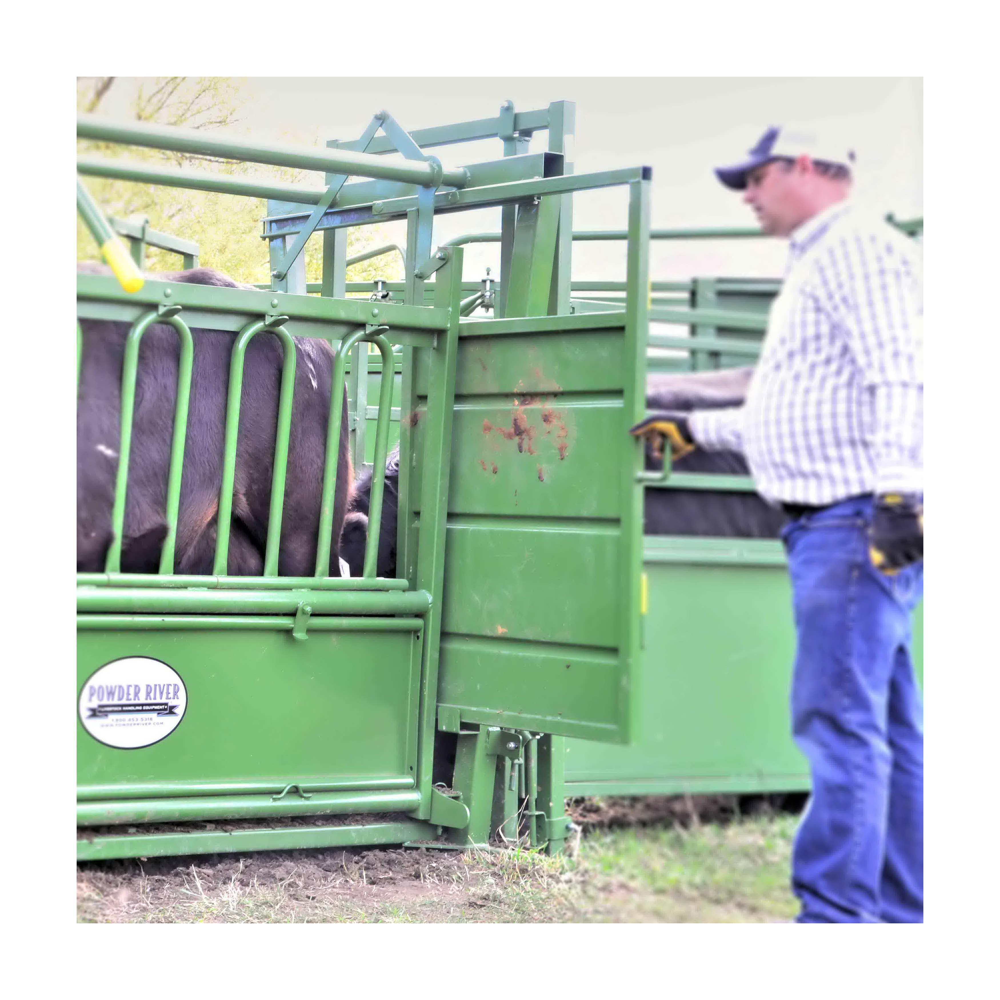 Powder River 1500 Series Manual Squeeze Chute, 88 in OAL
