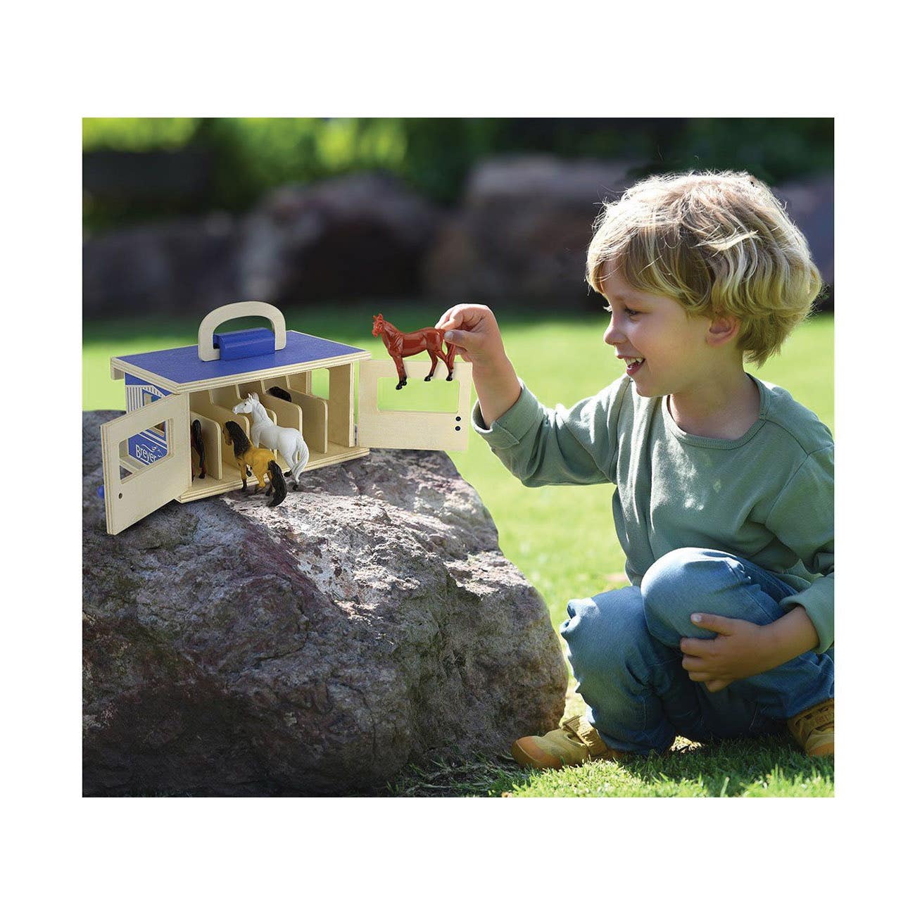 Breyer Breyer Farms Series Carry Stable, Wood