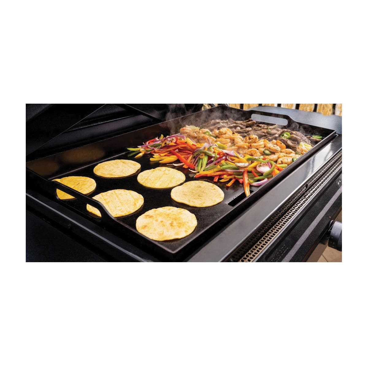 Traeger Flatrock Flat Top Grill Propane 3 Burner 594 sq in Primary Cooking Surface Black