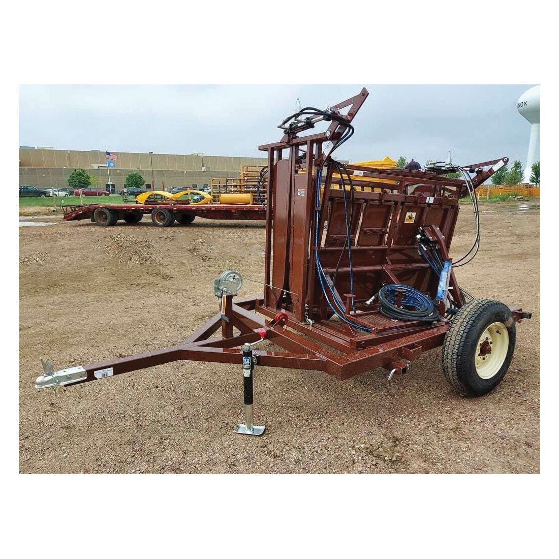 HiQual Hydraulic Calf Chute, 7 ft 2 in OAL, 4 ft 7 in OAW, 5 ft 11 in OAH, Steel
