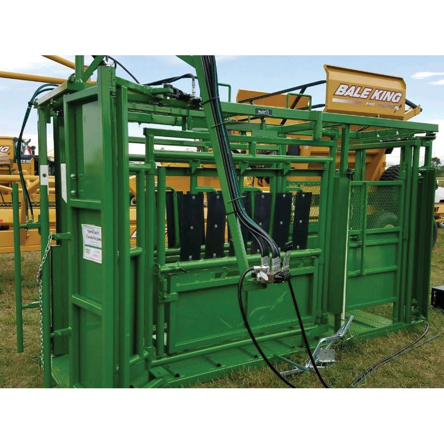 Real Tuff Hydraulic Squeeze Chute, 149 in OAL, 38 in OAW