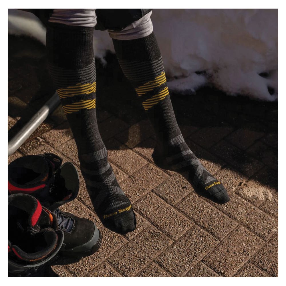 Darn Tough Pennant RFL 8002-CBN-L Over-The-Calf Ultra Lightweight Ski and Snowboard Socks, Men's, L, Carbon