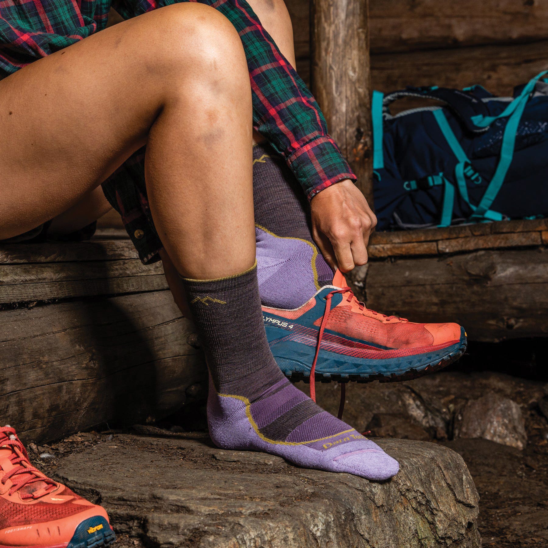 Darn Tough Women's Light Hiker Micro Crew Lightweight Hiking Sock - 921032