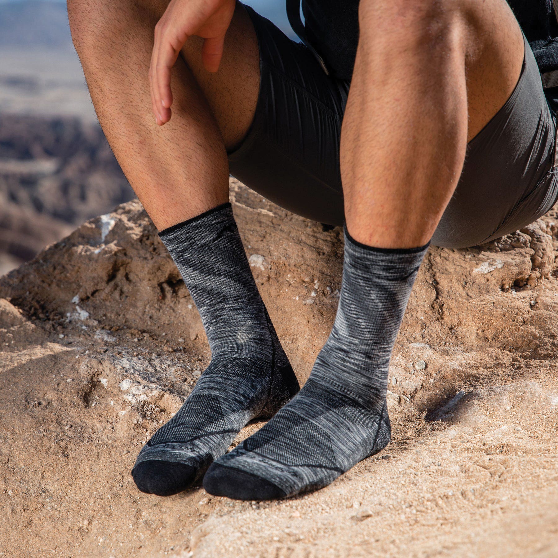 Darn Tough Men's Light Hiker Micro Crew Lightweight Hiking Sock - 921096