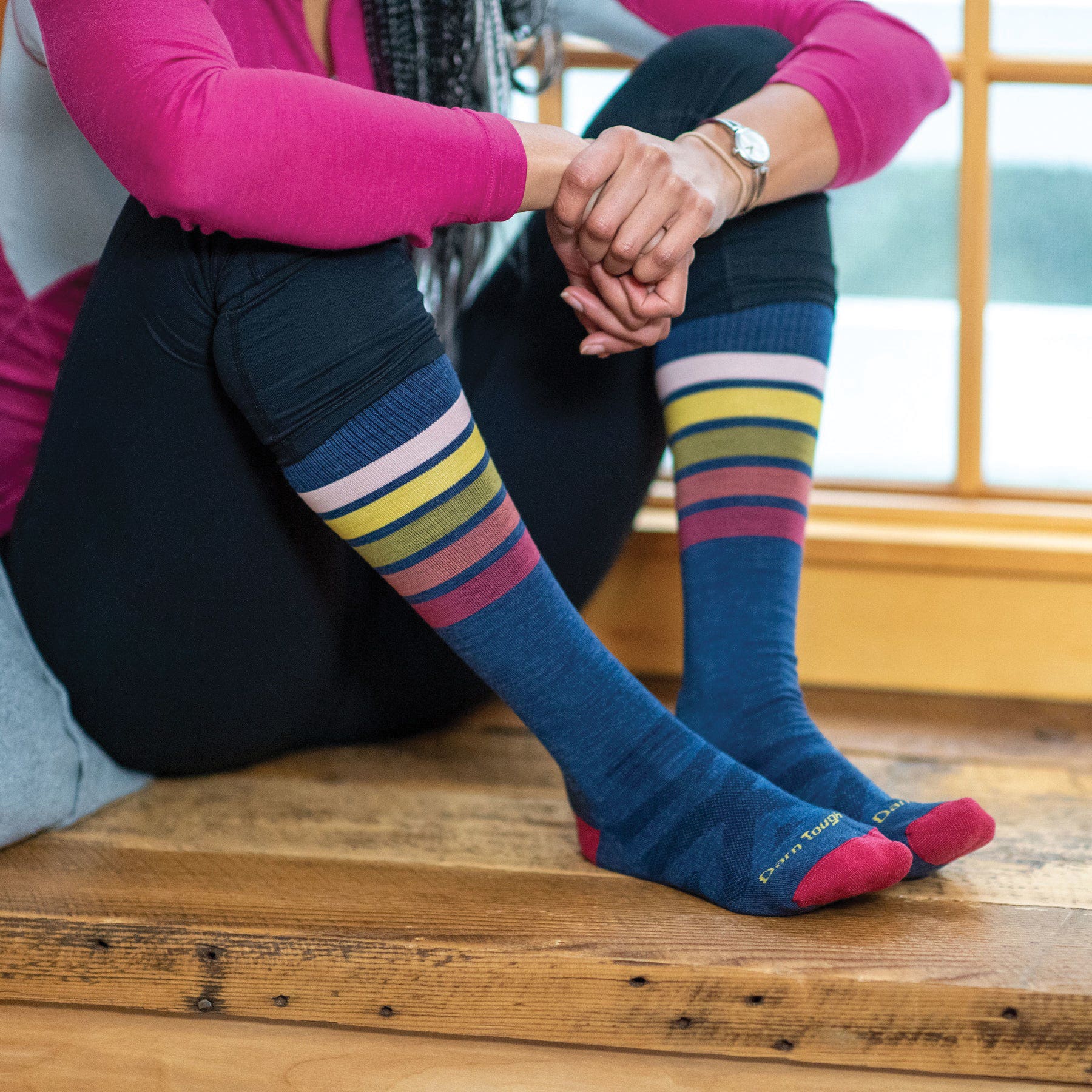 Darn Tough Women's Snowburst Over-the-Calf Midweight Ski & Snowboard Sock - 921168