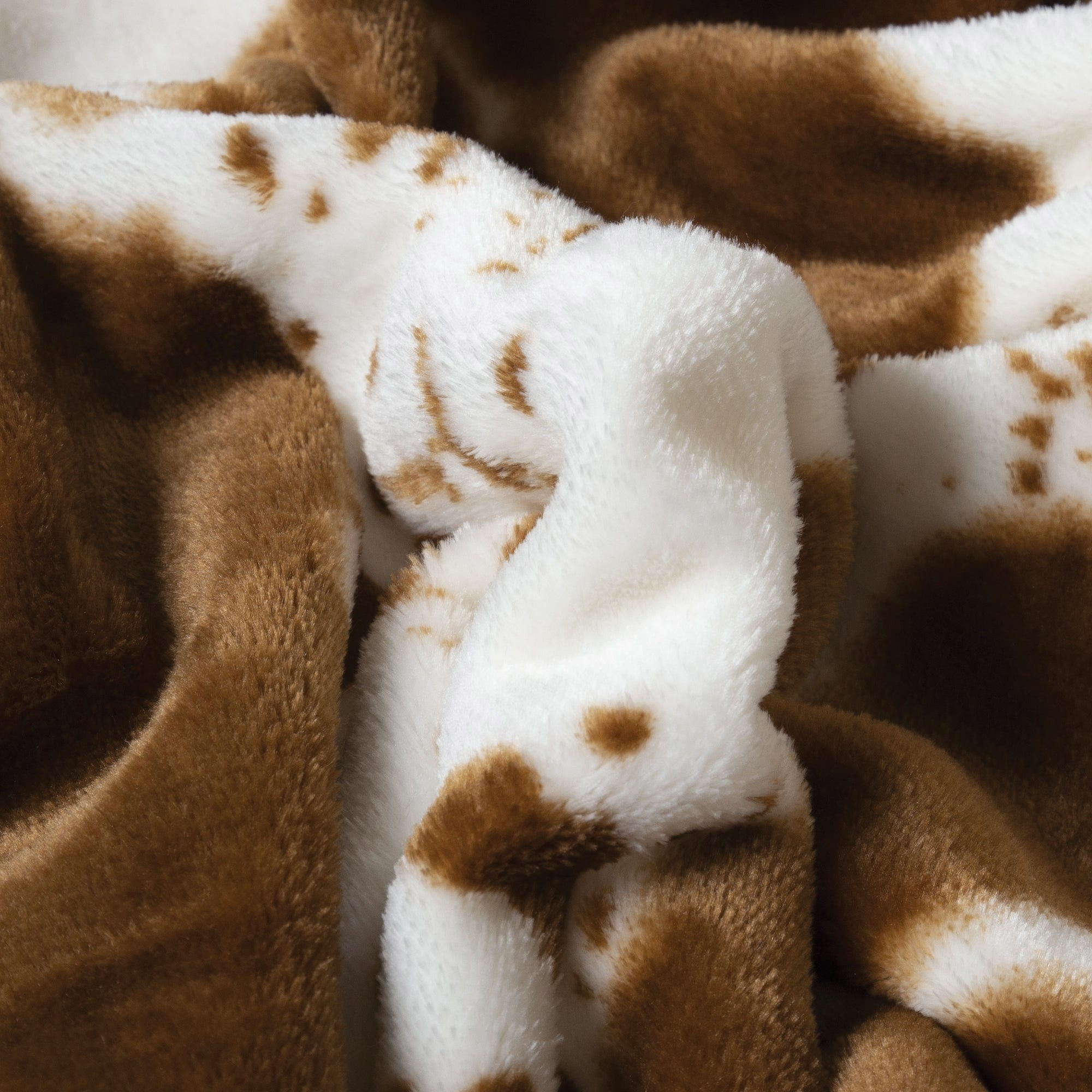 Carstens Brown Cow Hide Travel Blanket, 60 in L, 50 in W, Plush