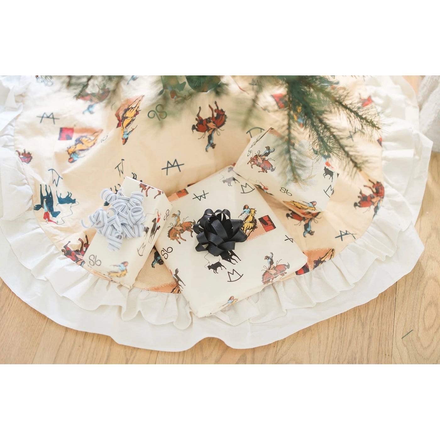 MidWestern Merch TRESKT008 Vintage Cowboy Christmas Tree Skirt, 48 in W