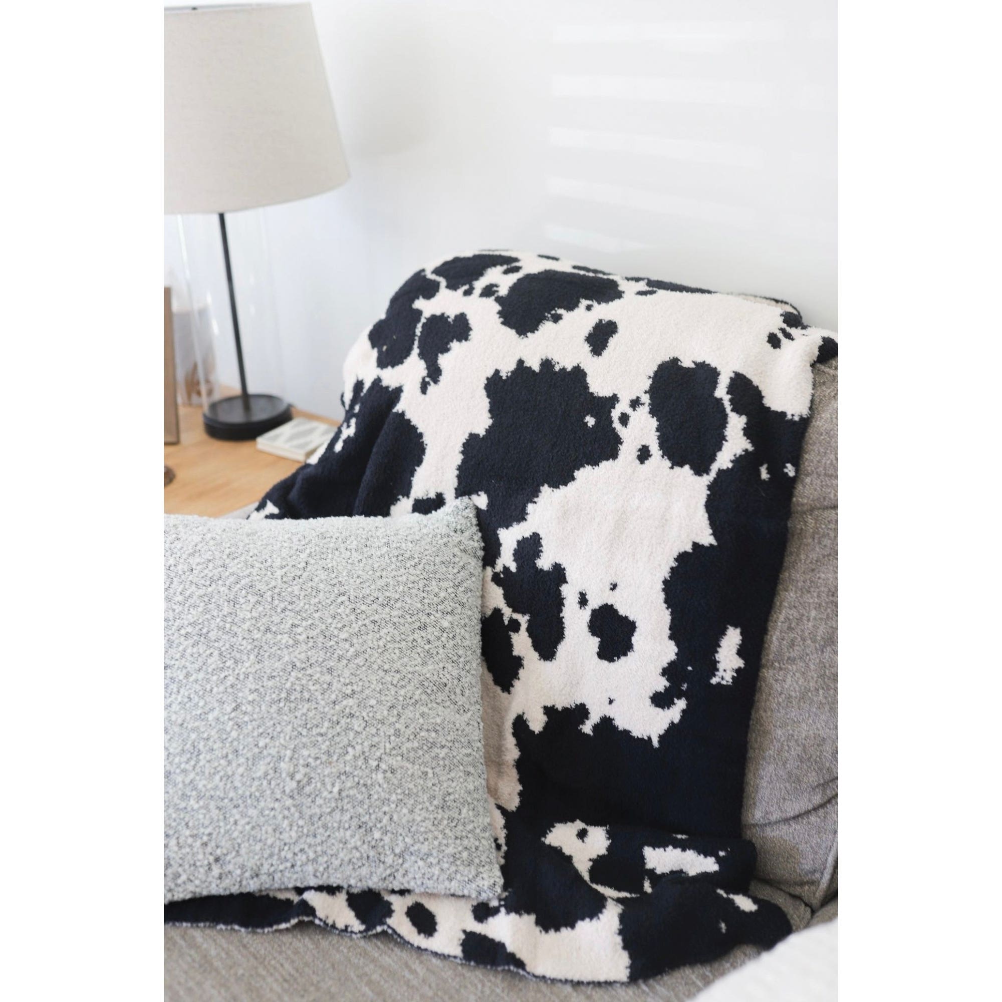 MidWestern Merch BLKT003 Throw Blanket, Cowhide Pattern, Black