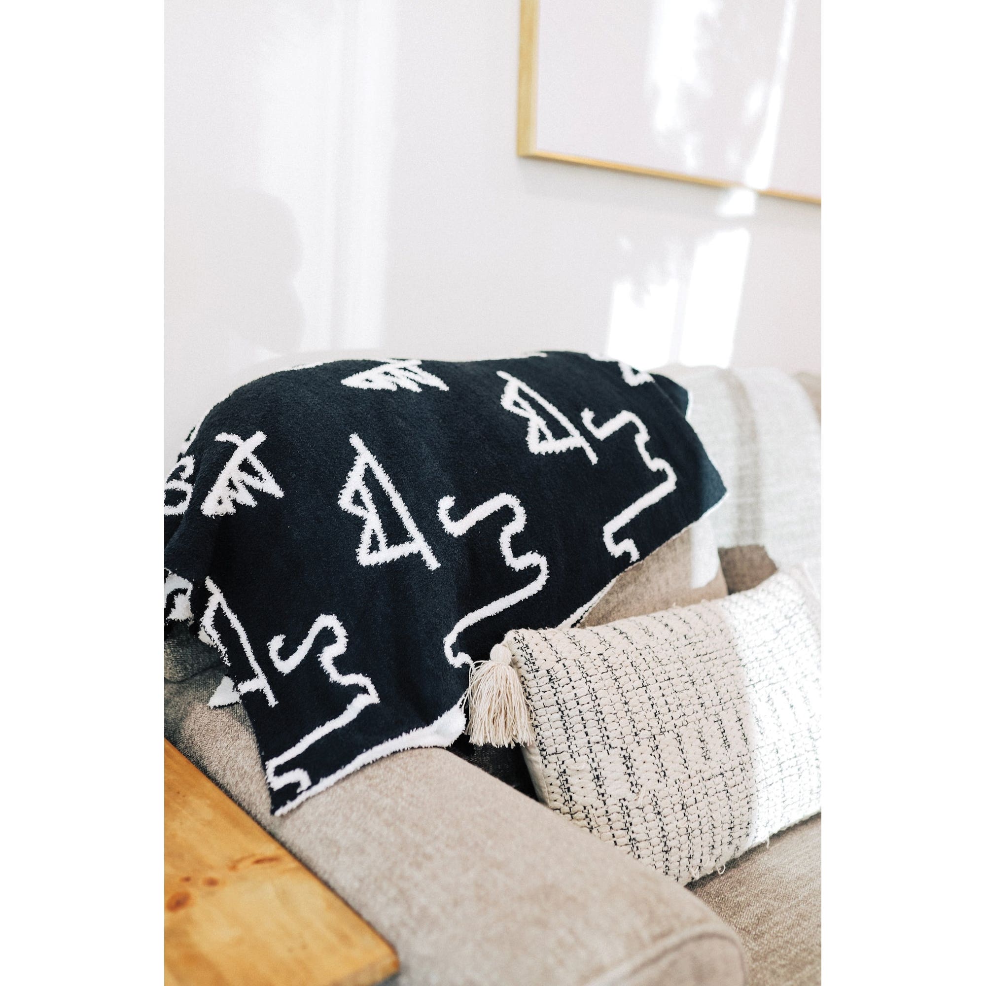 MidWestern Merch BLKT004 Throw Blanket, Brand Pattern, Black