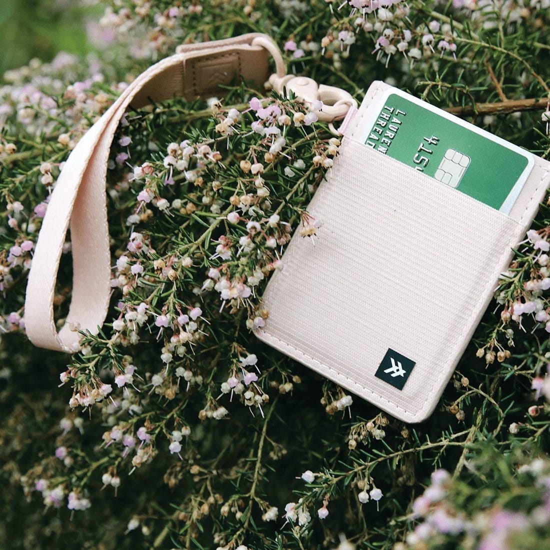 Thread Rose Dust Vertical Wallet, Elastic