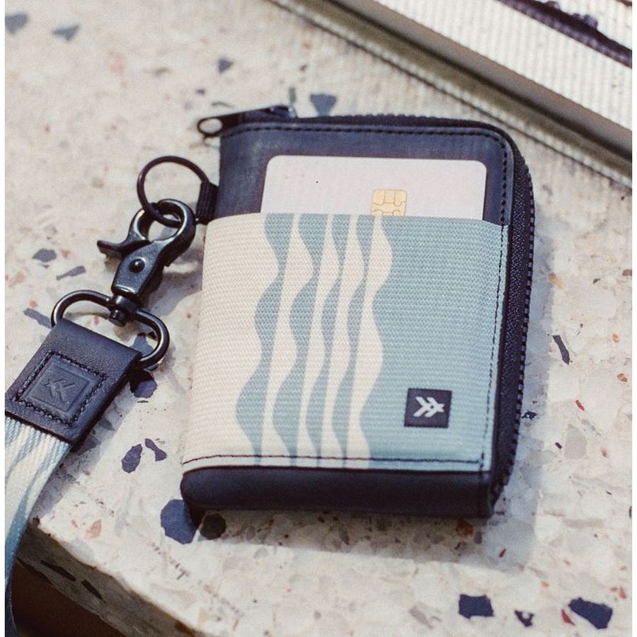 Thread Lyra Zipper Wallet