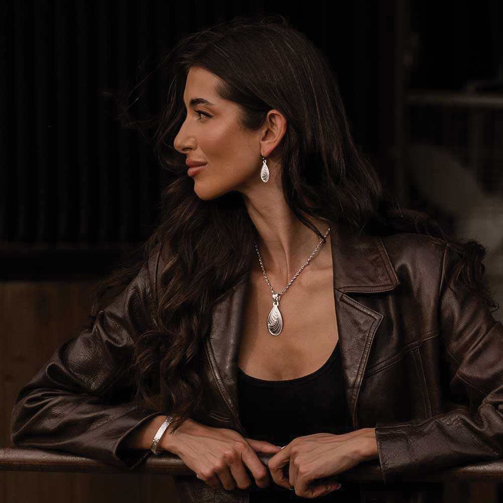 Montana Silversmiths NC6281 Necklace, One-Size, Sandstorm Spiral, Turquoise Gemstone, Brass