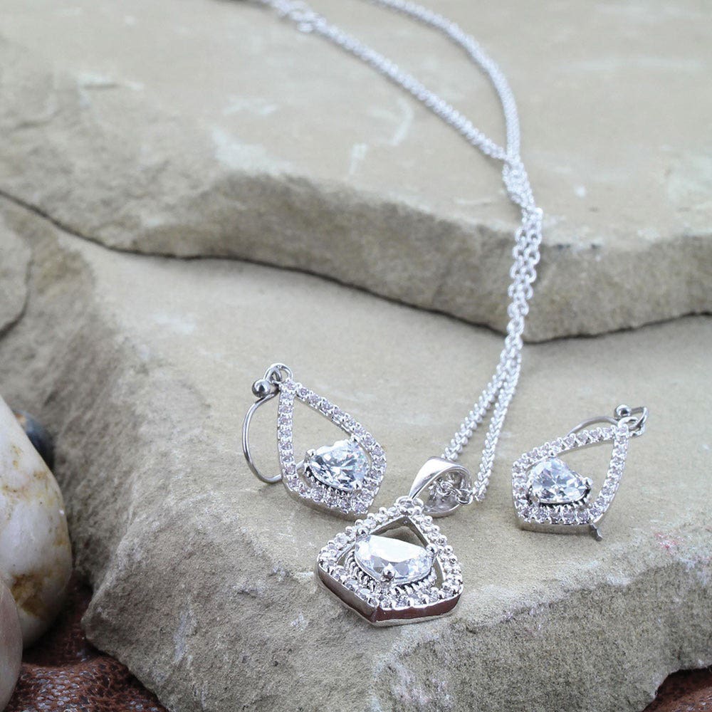 Montana Silversmiths Hearts on a Swing Jewelry Set