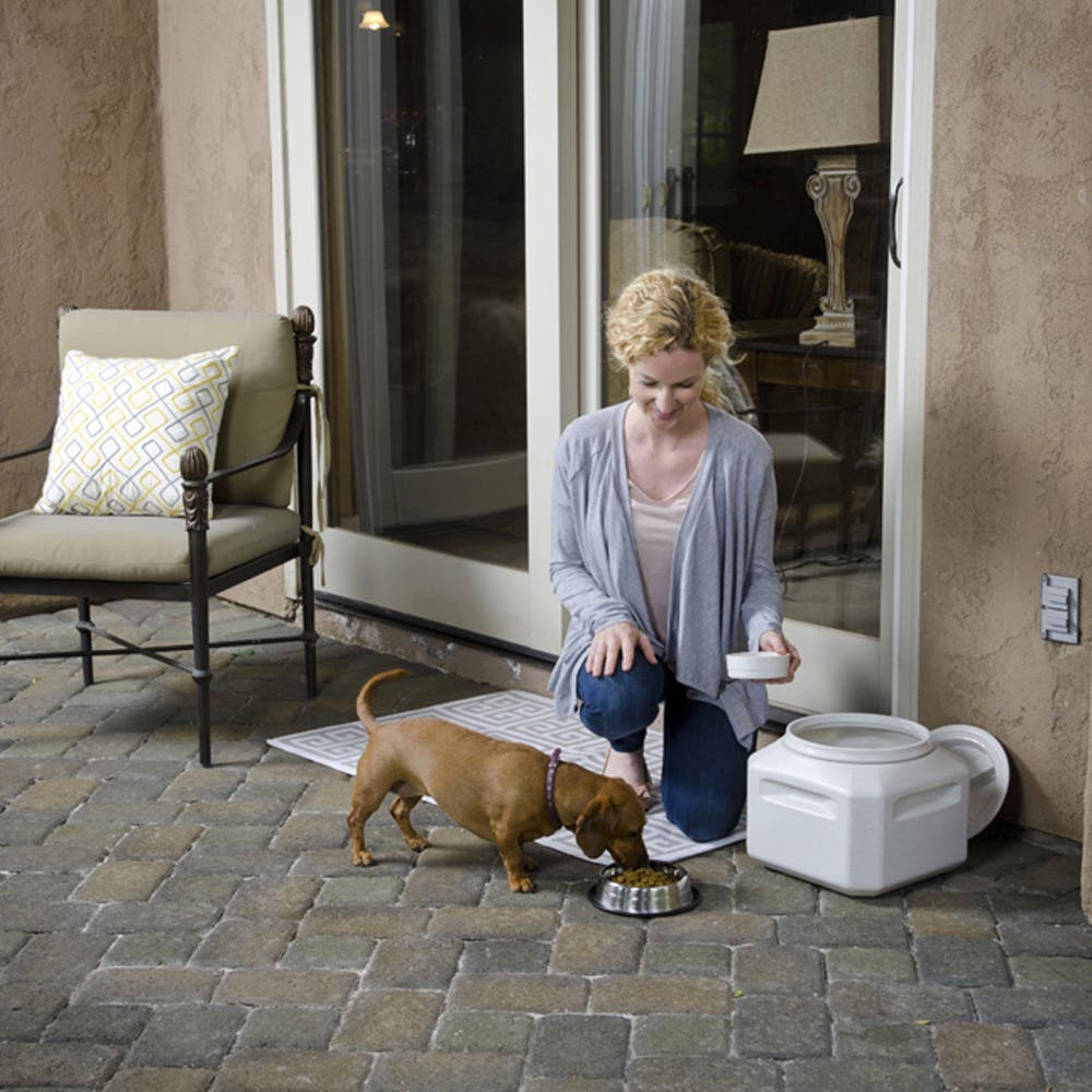 Vittles Vault Outback Food Storage Container, 4.5 Gallon