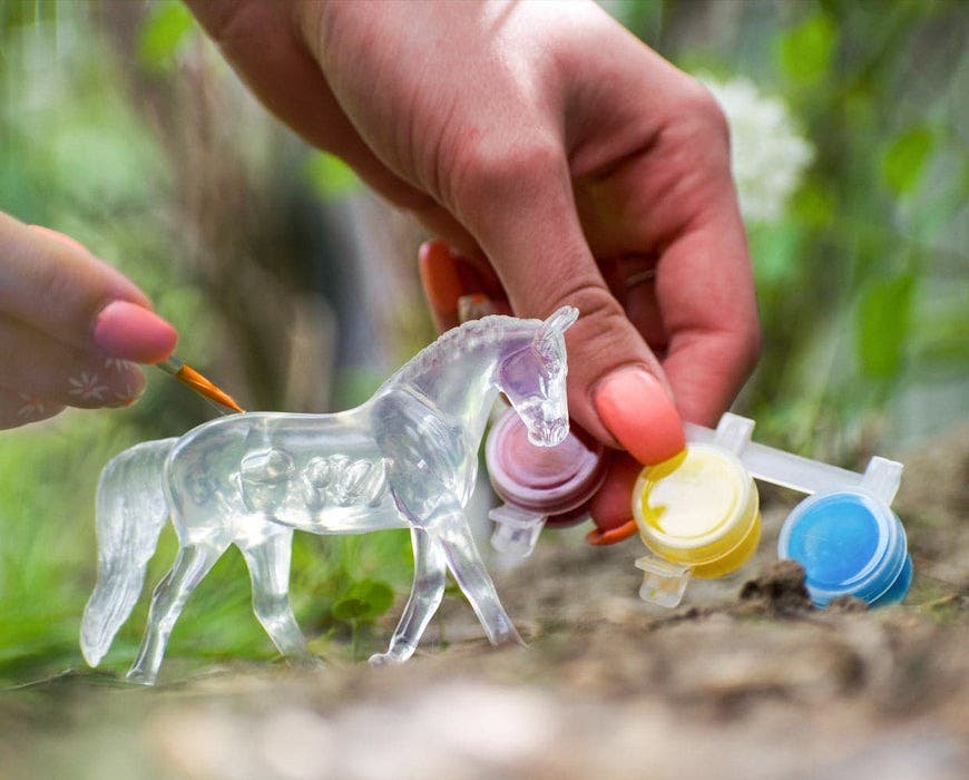 Breyer Horses Suncatcher Paint Kit and Play Kit, 1:32 Scale