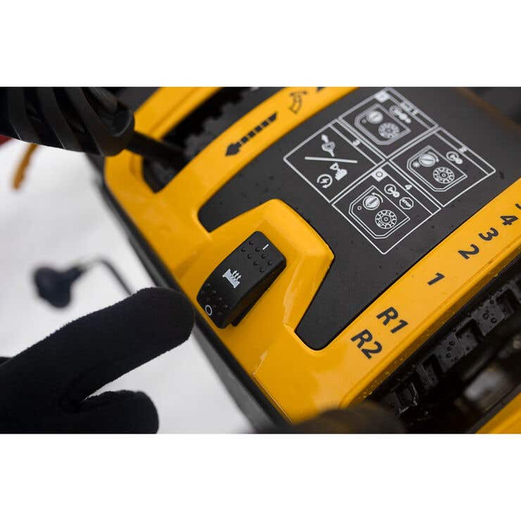 Cub Cadet 2X™ 30" IntelliPOWER® EFI Snow Blower