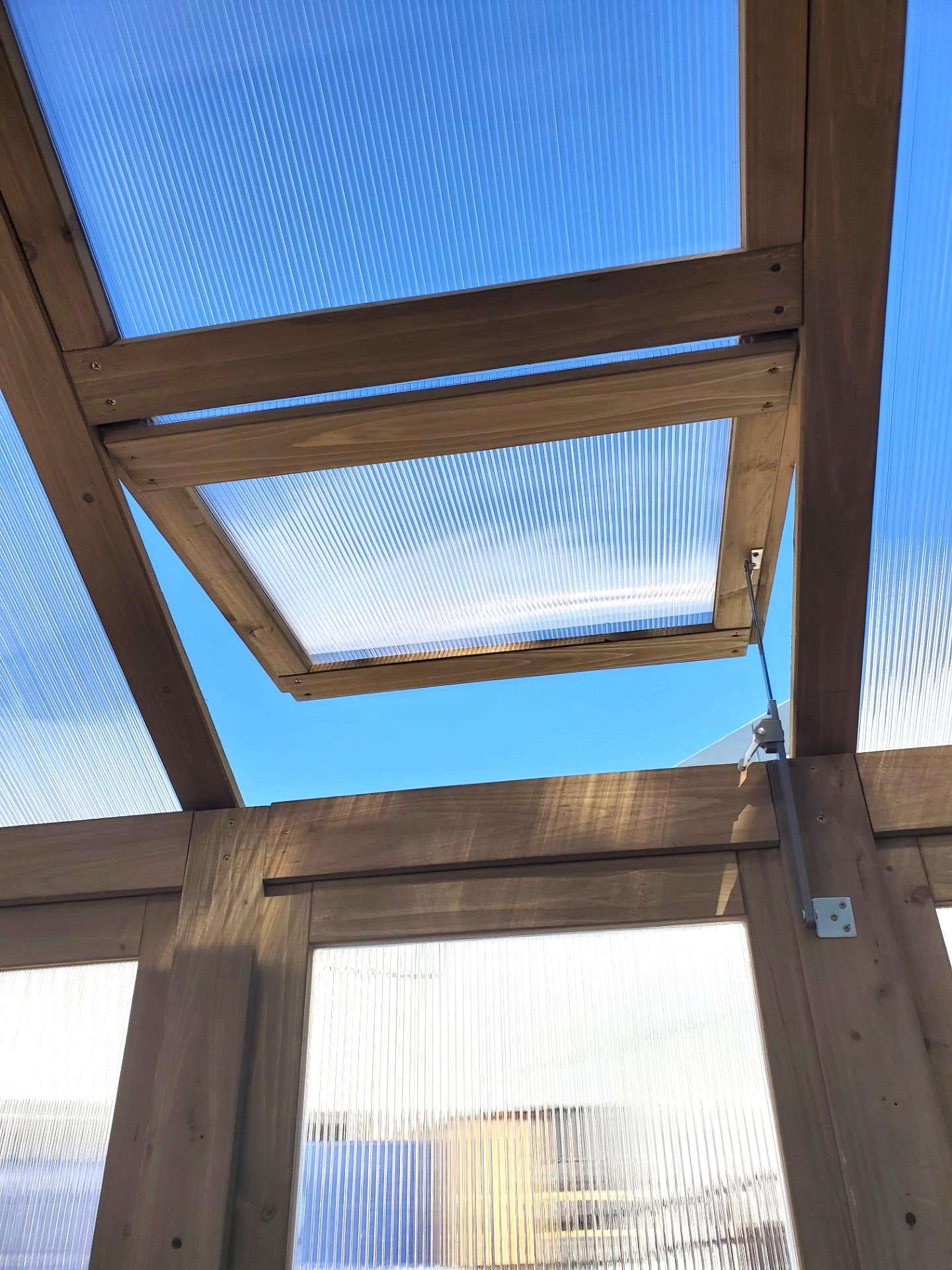 Rugged Ranch Solid Wood Greenhouse with Shelving , 5.5' X 8' X 7.75'