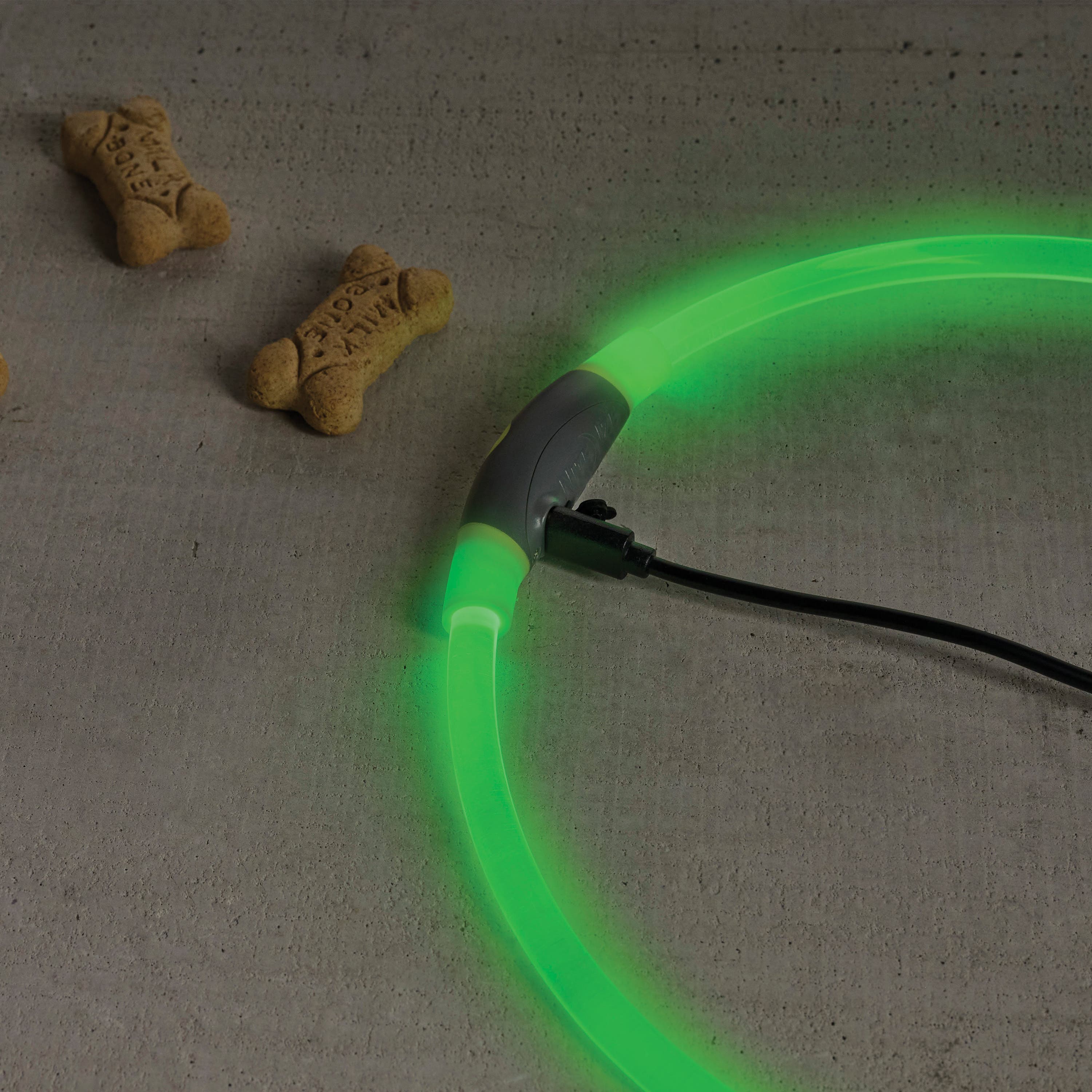 Nite Ize NiteHowl Rechargeable LED Safety Necklace, Green