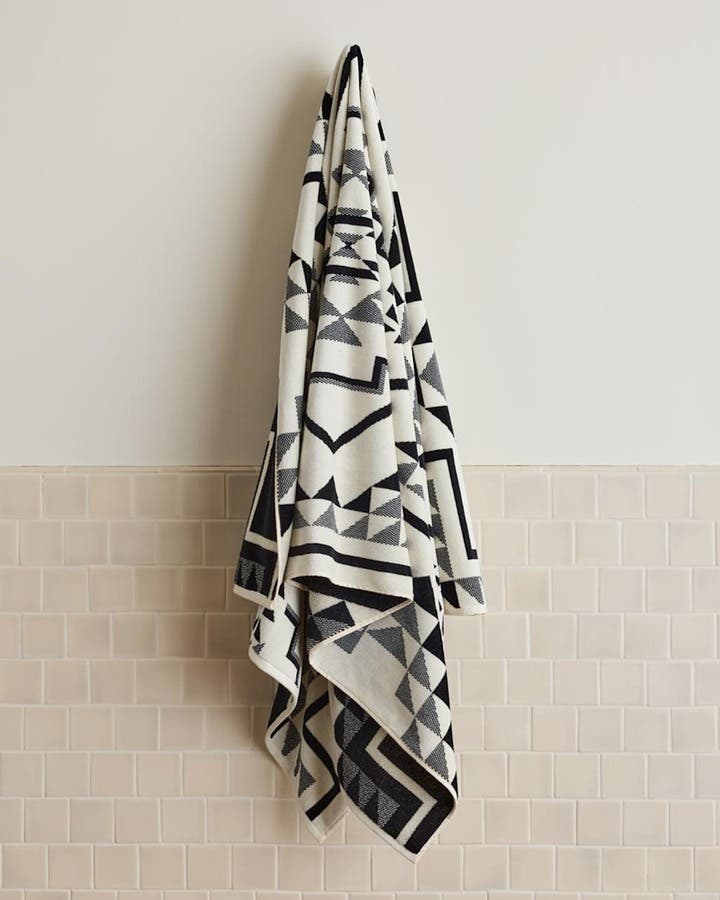 Pendleton Oxbow Spa Towel, Black & White